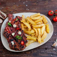 Pastrama de berbecut cu cartofi 250g/200g
