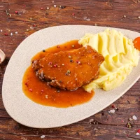 Friptura frageda de porc cu piure 150g/200g