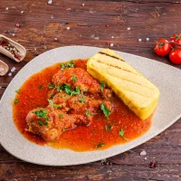 Ostropel de pui cu mamaliguta 150g/150g