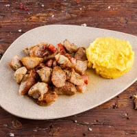 Tochitura taraneasca de porc cu mamaliguta 250g/150g