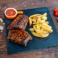 Scarita boiereasca cu sos bbq si cartofi 230/200g